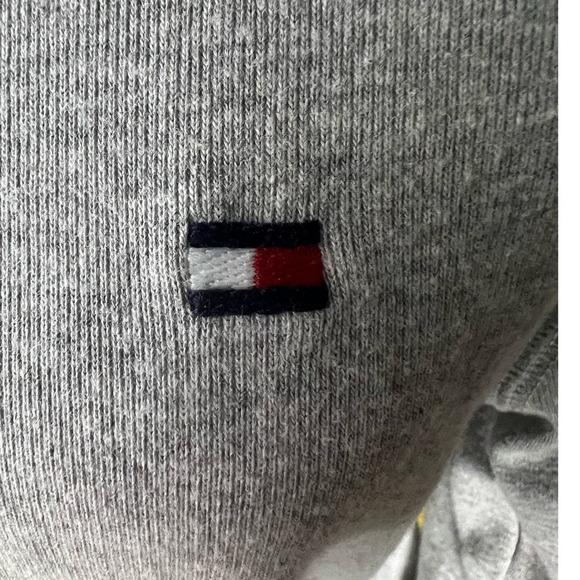 Tommy Hilfiger Slim Fit Favorite Long Sleeve Tee, Heathered Gray, size XXL - Picture 2 of 8